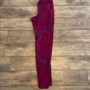 Old Navy High waisted leggings with mesh detail.